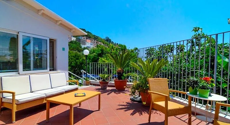 General view, Albergo Villa Giusto, Naples