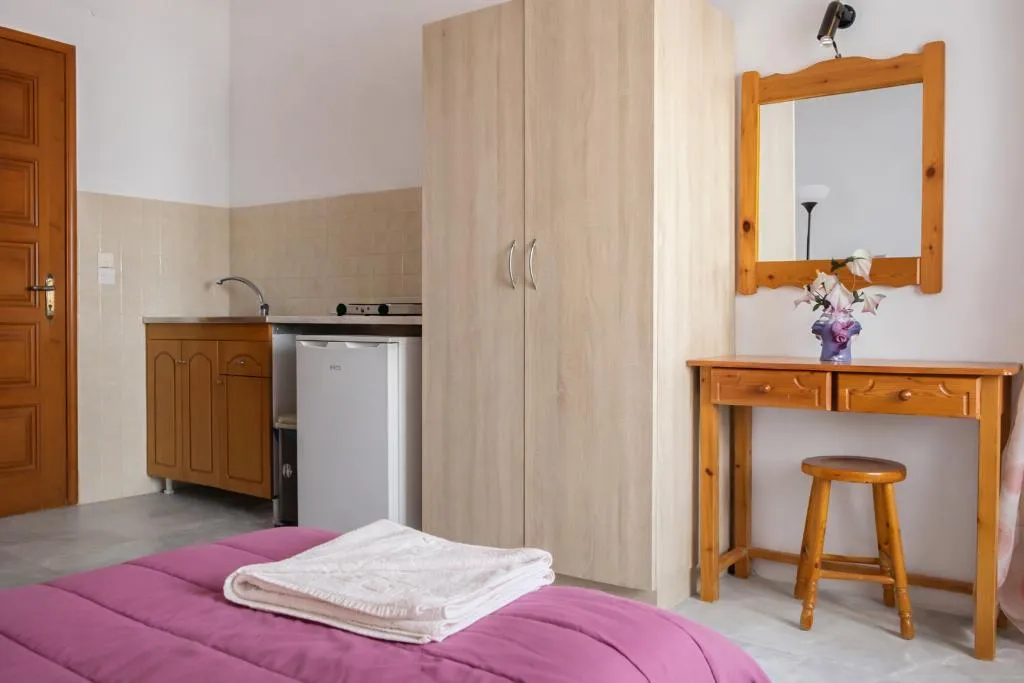 DOUBLE BASIC Room, Ionian Breeze Apartments, Corfu