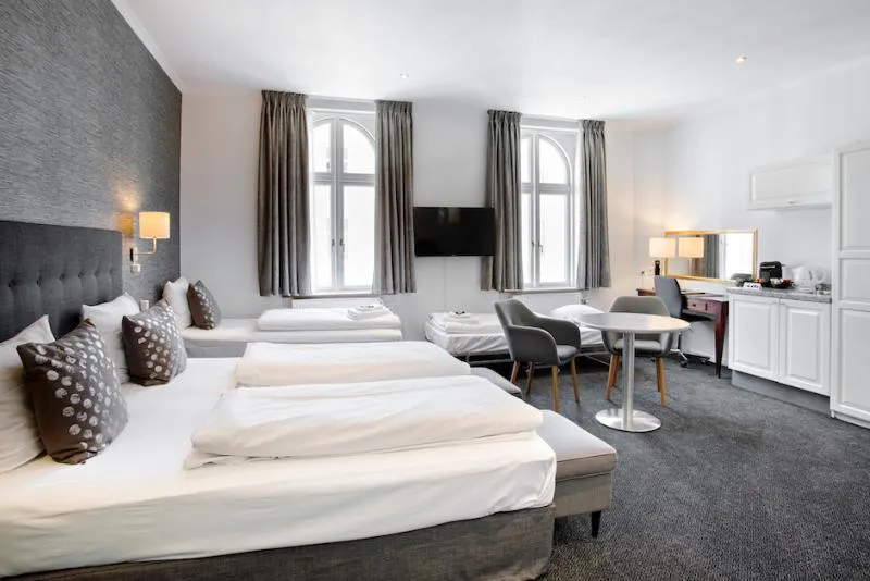 FAMILY ROOM CAPACITY 4 Room, Hotel Tiffany, Copenhagen
