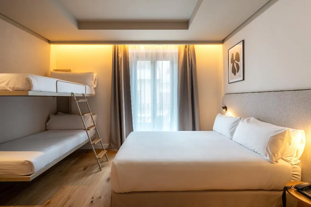 QUADRUPLE STANDARD Room, Petit Palace Preciados, Madrid