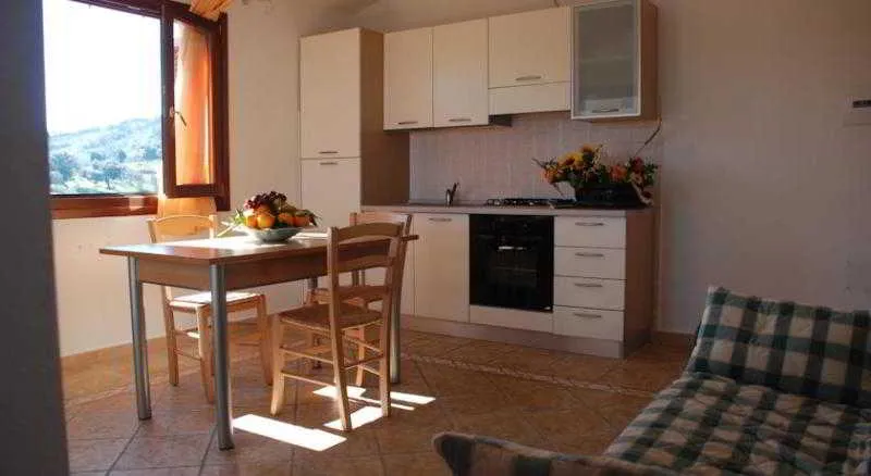 Room, Residence Li Troni, Olbia