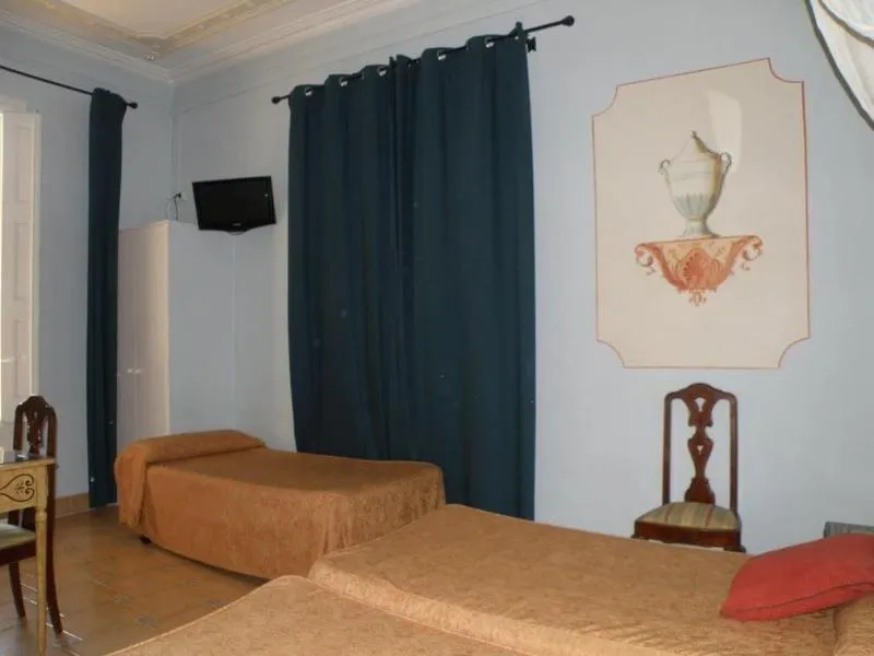 TRIPLE STANDARD Room, Casa Consell Gran Via, Guest House, Barcelona
