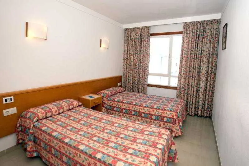 Room, Hobby Club, Majorca