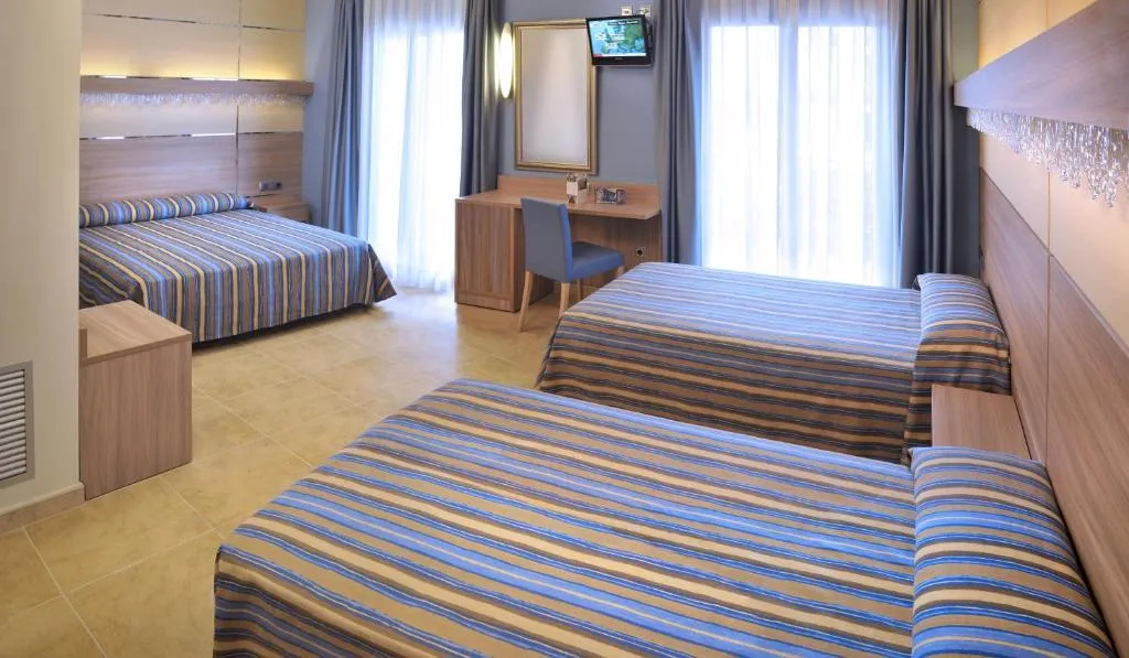 FAMILY ROOM STANDARD Room, Hotel Alhambra, Costa Brava