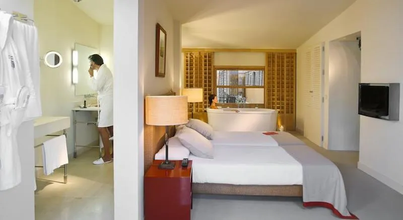 SUITE STANDARD Room, Club Maritimo de Sotogrande, Costa Del Sol