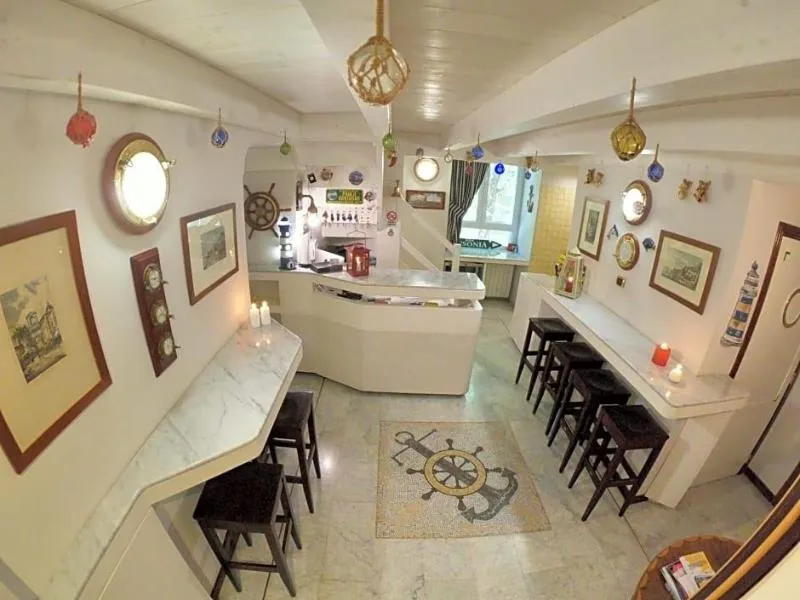 Lobby, Hotel Ausonia, Naples