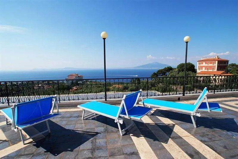 Terrace, Johanna Park, Naples