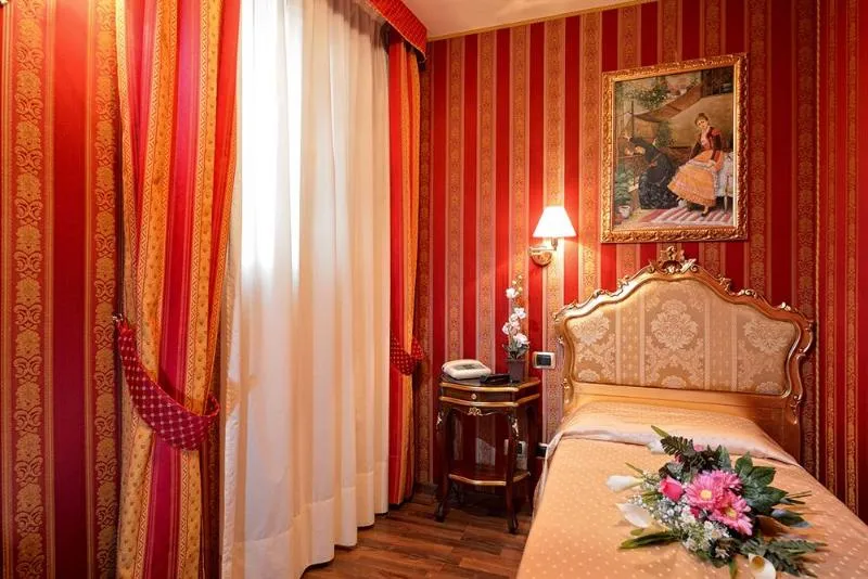 SINGLE STANDARD Room, Antico Panada, Venice