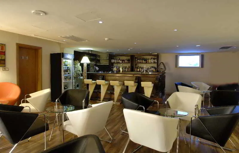 Bar, The Windsor Hotel, Malta