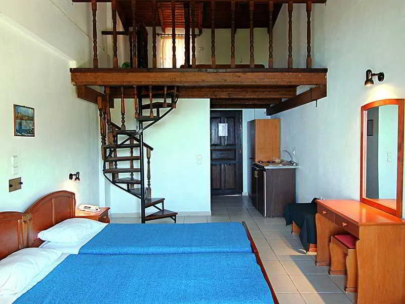 Room, Celia, Zante