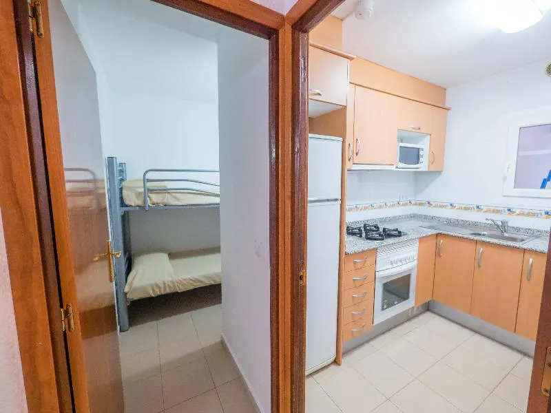 APARTMENT CAPACITY 6 TWO BEDROOMS Room, Apartaments AR Isern, Costa Brava