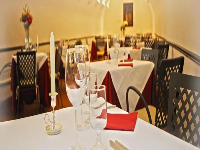 Restaurant, Domus Sessoriana, Naples