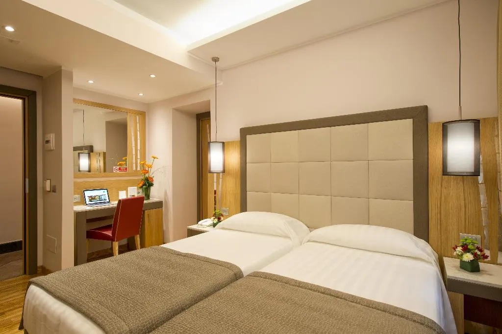DOUBLE DELUXE Room, Giolli Nazionale, Rome