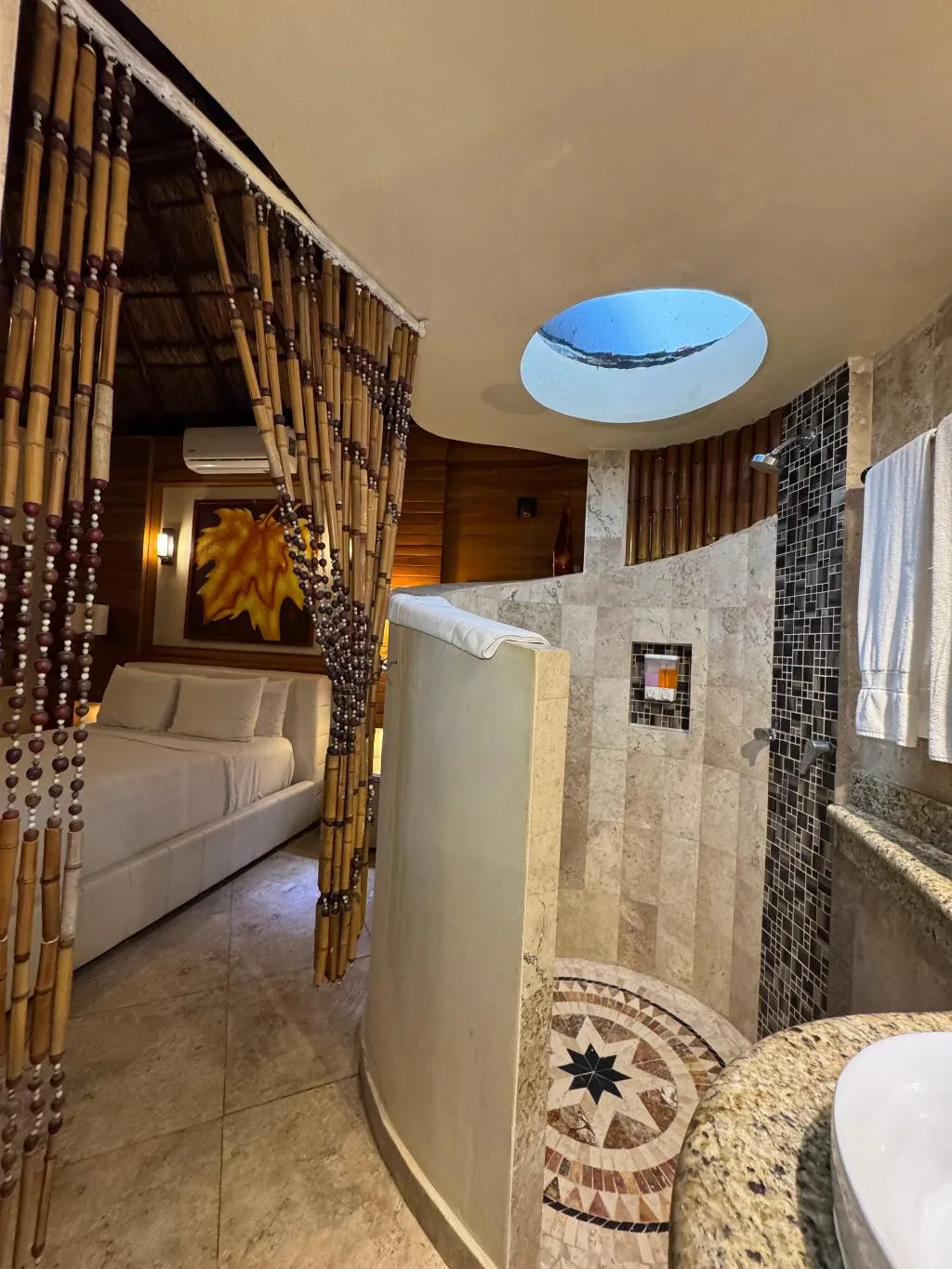Room QUEEN SIZE BED Room, Cocos Cabañas, Cancun Area