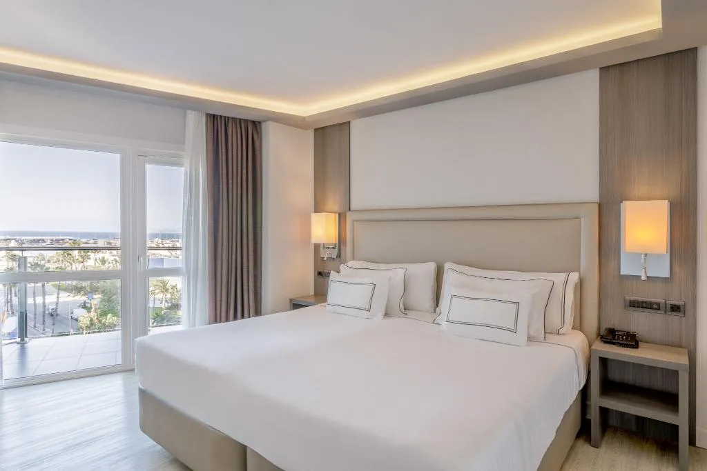 DOUBLE SINGLE USE GRAND Room, Melia Alicante, Costa Blanca