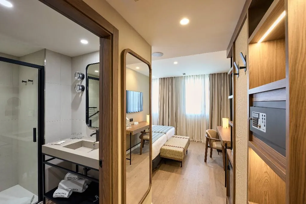 Double or Twin PREMIUM Room, Catalonia Barcelona Beach, Barcelona