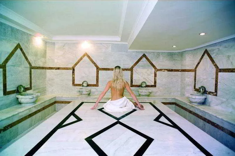 Sports and Entertainment, Risus Suit, Antalya