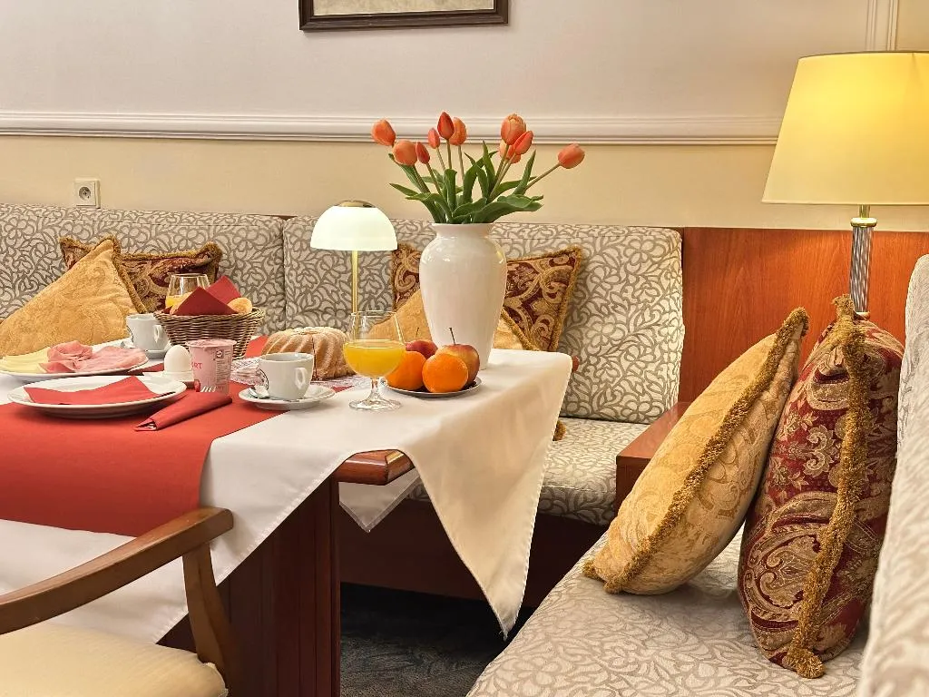 Restaurant, Fleur De Lis Hotel, Prague