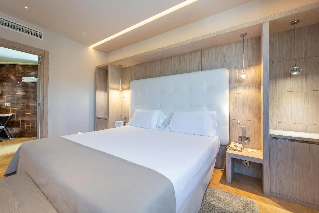 Room, Santos Maydrit Airport, Madrid