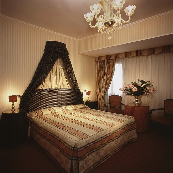DOUBLE STANDARD Room, Kette, Venice