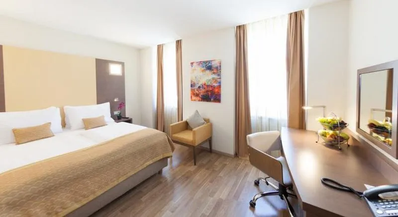 DOUBLE STANDARD Room, Hotel Orangerie, Vienna