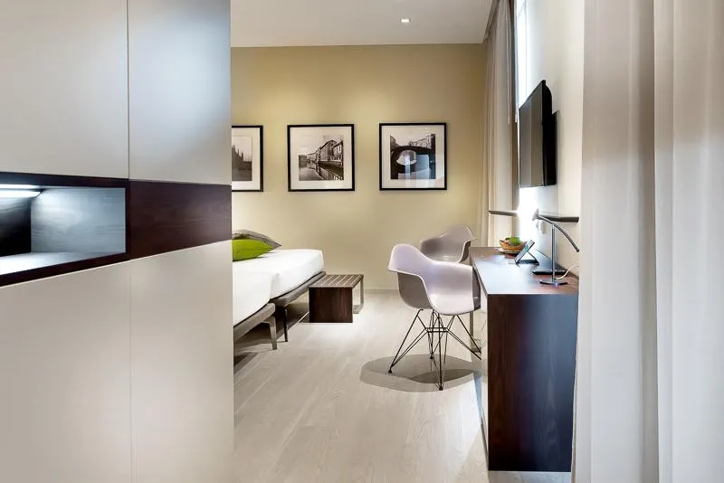 SUITE CAPACITY 3 Room, Hotel Canada Urban Chic, Milan