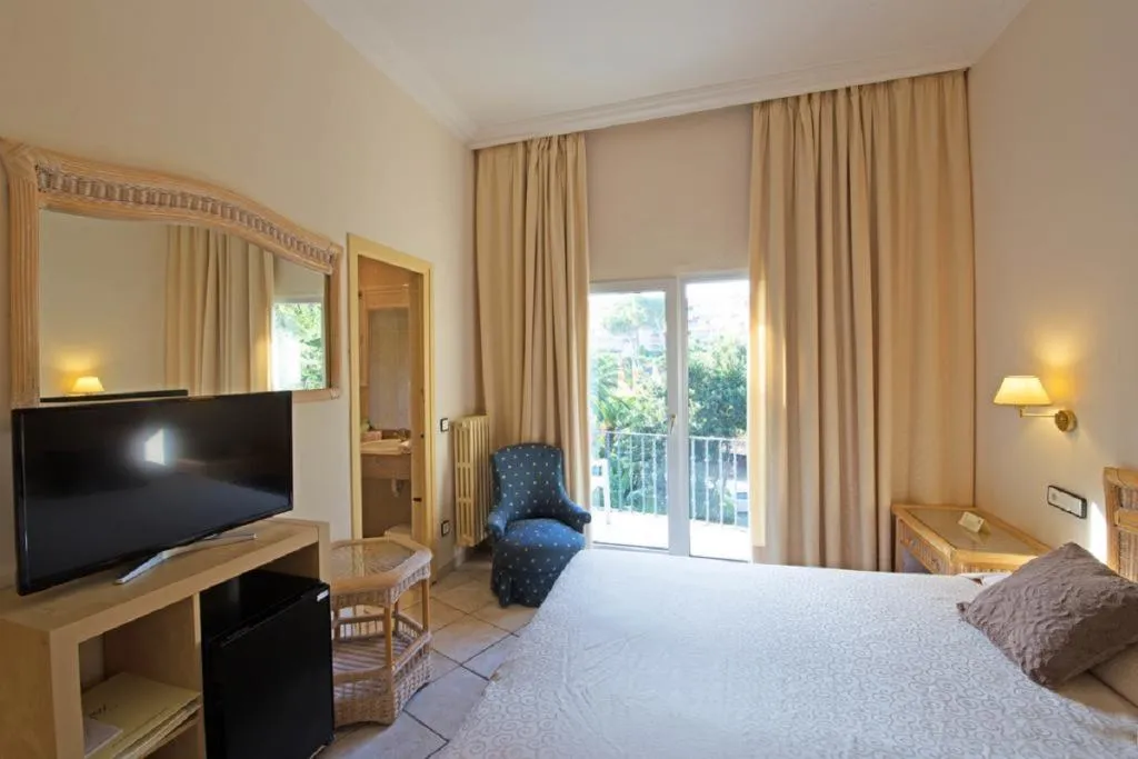 Double or Twin CAPACITY 3 Room, Cap Roig, Costa Brava
