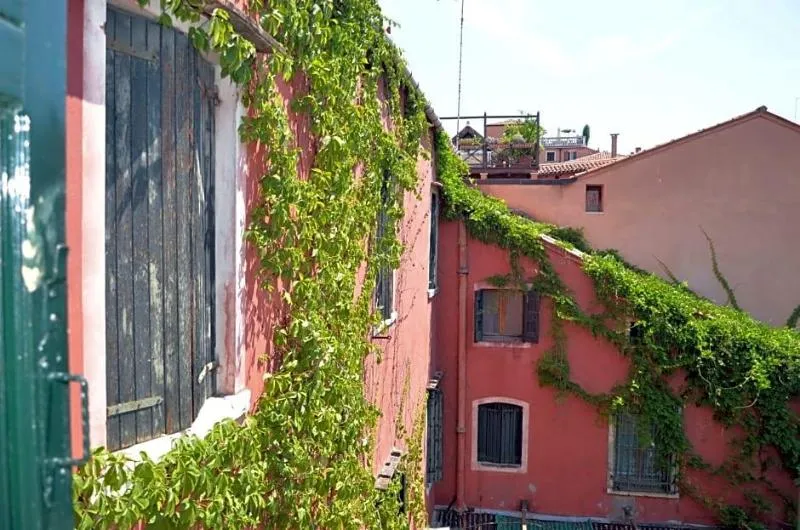 General view, Iris, Venice