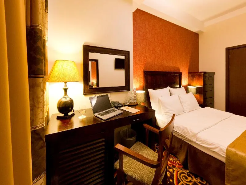 DOUBLE STANDARD Room, Columbus, Krakow