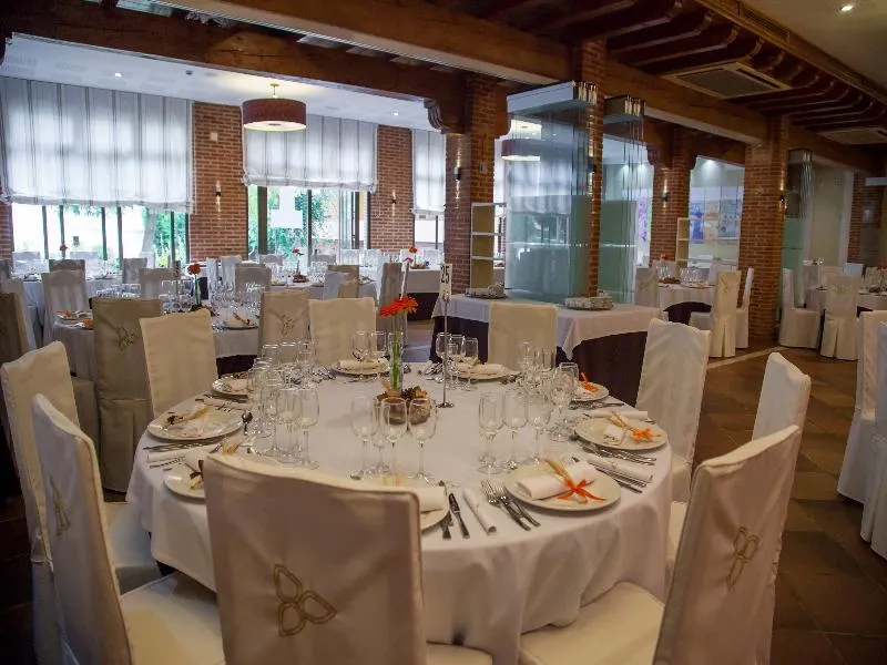Restaurant, Hotel Venta Magullo, Madrid