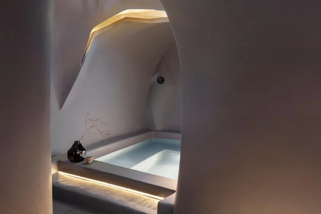 SUITE HONEYMOON Room, Kivotos Santorini, Santorini