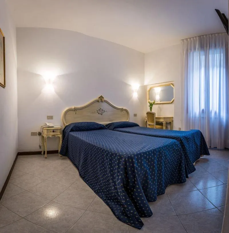 General view, Hotel Guerrini Venezia, Venice