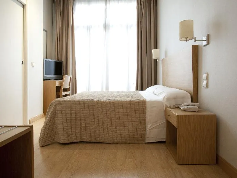 DOUBLE STANDARD Room, Regente, Madrid