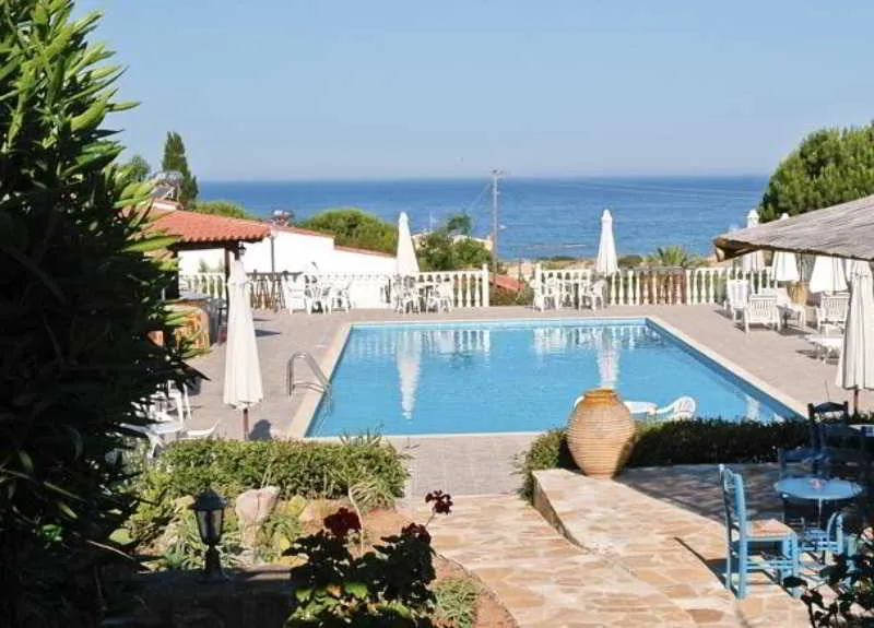 Pool, Navarone, Kalamata