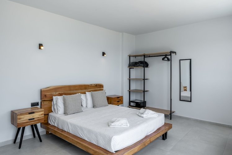 Areti, Crete