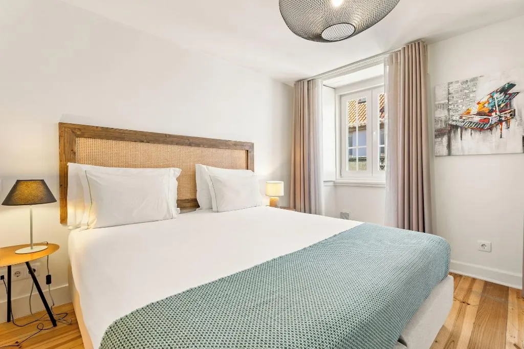 Room, Jardim Da Lapa By Shiadu, Lisbon