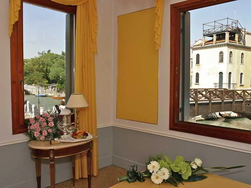 Room, Arlecchino, Venice