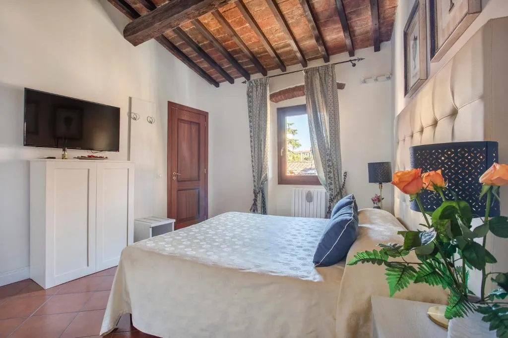 General view, Giuliani Home, Florence
