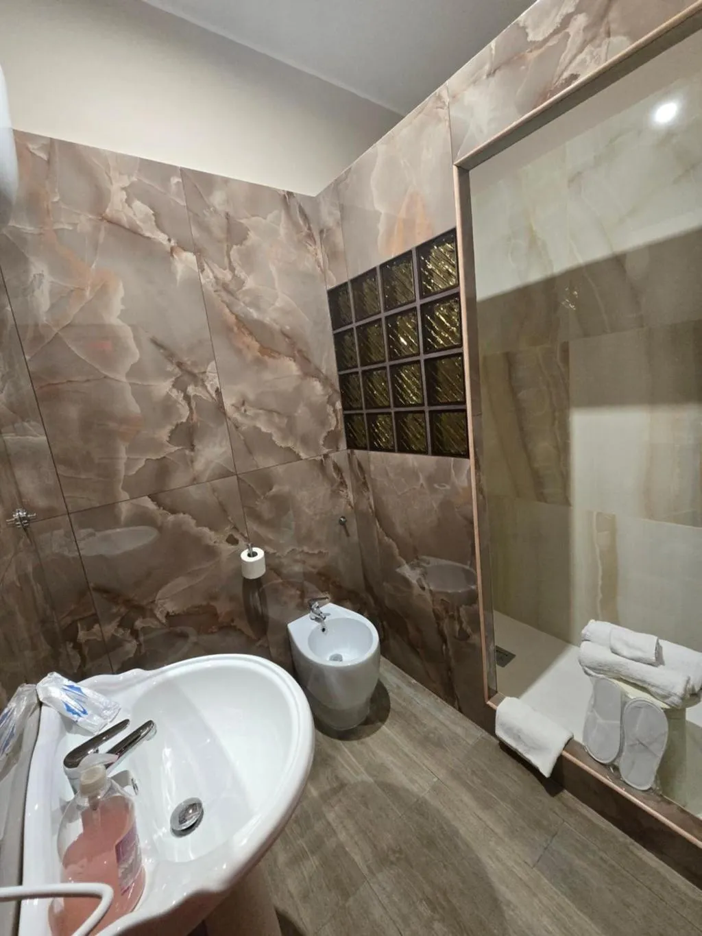 DOUBLE SUPERIOR KING BED Room, Iris, Naples