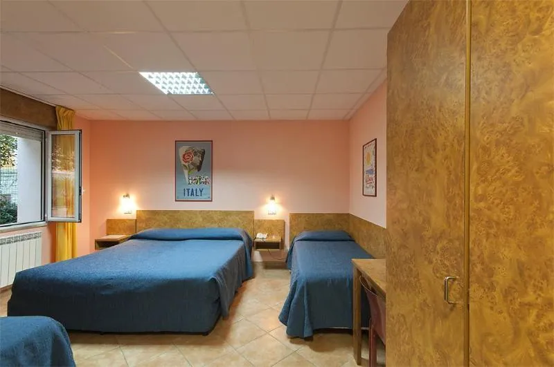 General view, Ping Pong, Rome