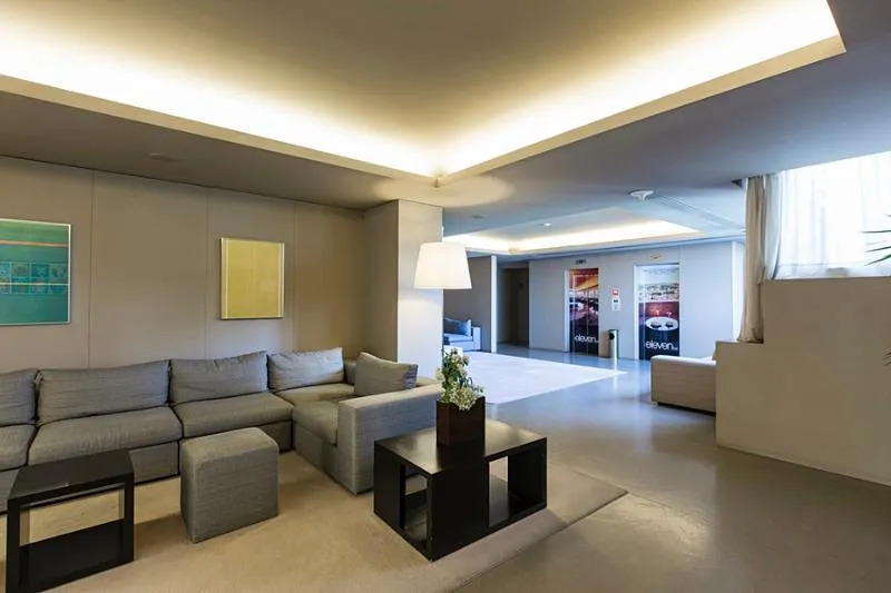 Lobby, Fundador, Porto