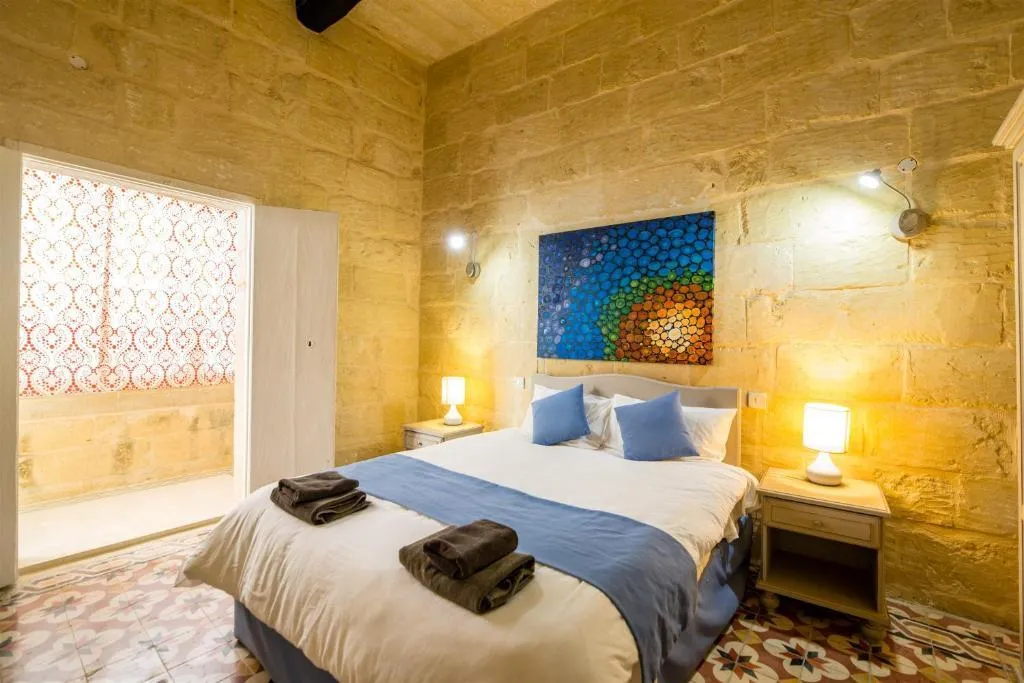 VILLA FOUR BEDROOMS WITH PRIVATE POOL Room, Ta Girardu, Gozo