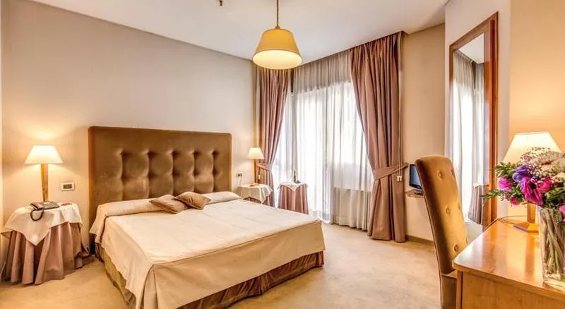 DOUBLE STANDARD Room, Farnesina, Rome