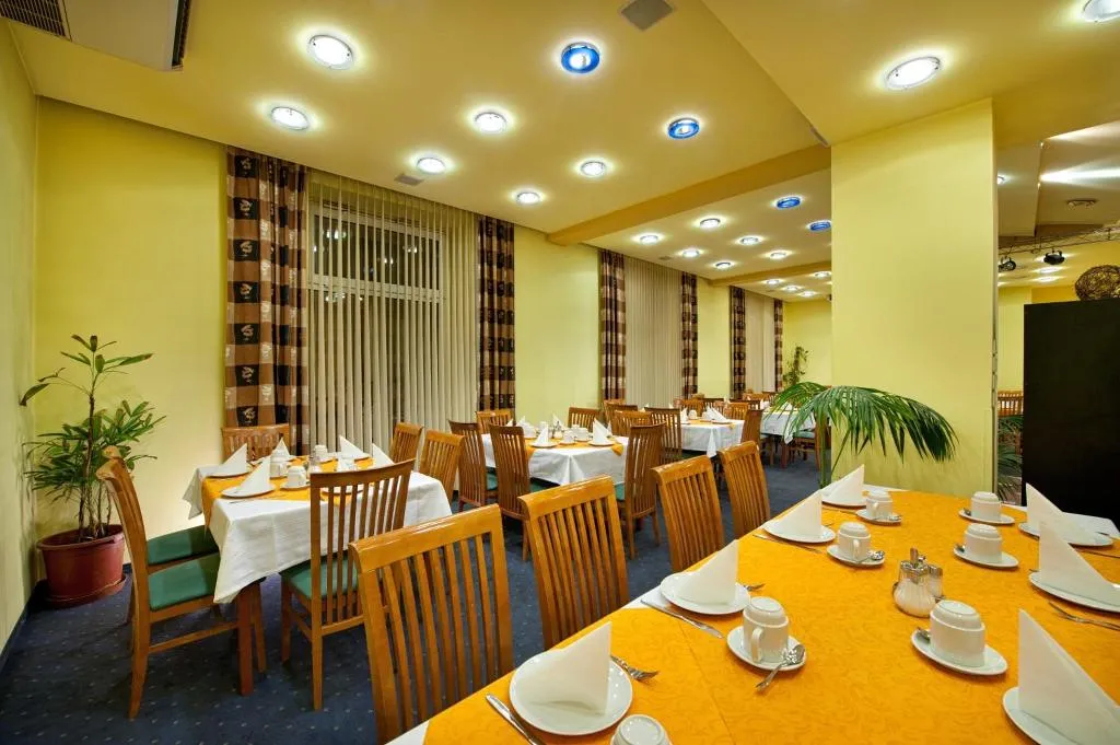 DOUBLE SUPERIOR Room, Henrietta Hotel, Prague
