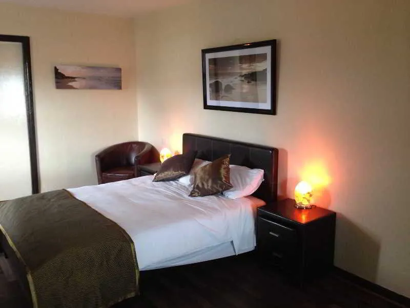 Room, Maddens Bridge Bar and Restaurant, Cork
