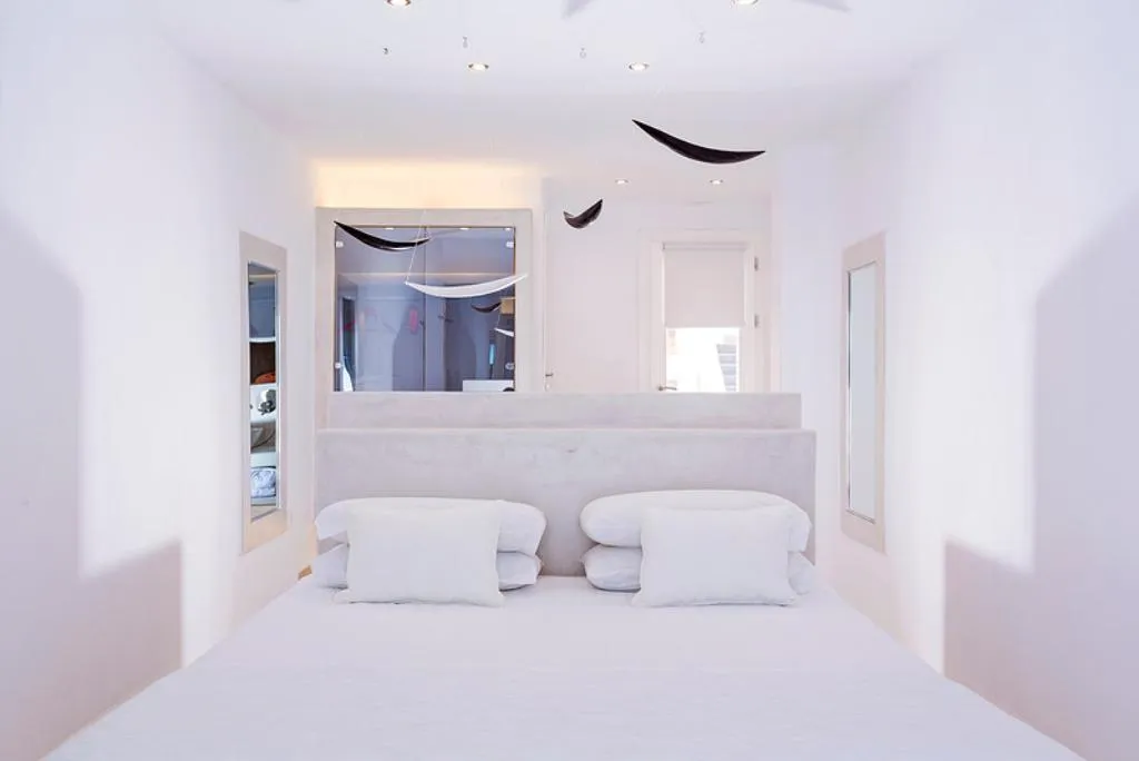SUITE SUPERIOR WITH PRIVATE POOL Room, Art Hotel, Santorini