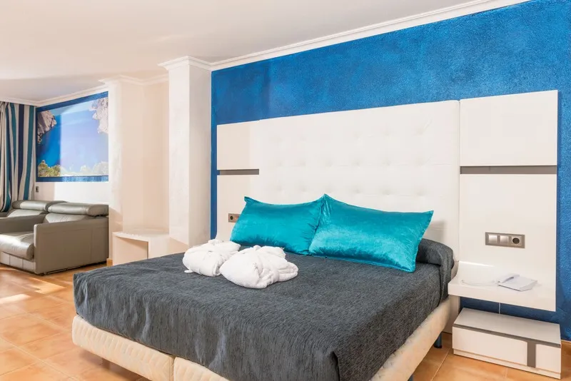 DOUBLE SINGLE USE DELUXE Room, Salles Hotel Marina Portals, Majorca