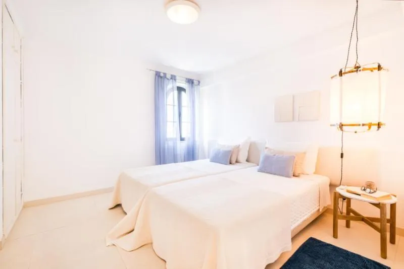 APARTMENT DELUXE POOL VIEW Room, Novochoro Apartments, Algarve