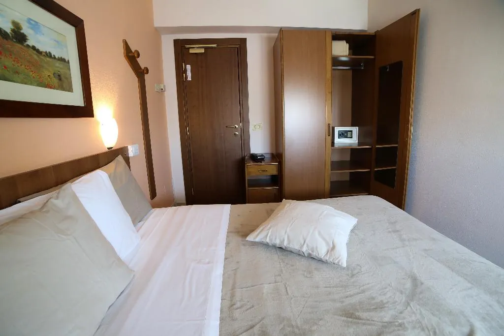 SINGLE STANDARD Room, Villa Mater, Catania