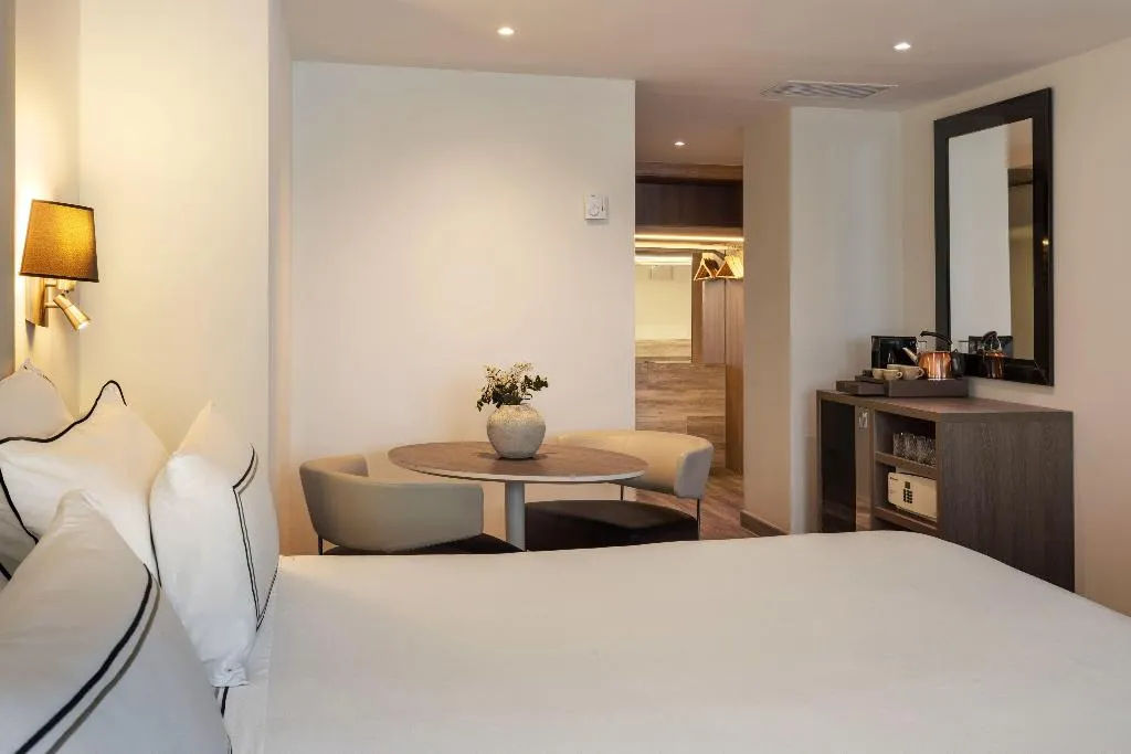 TRIPLE STANDARD Room, Melia Lebreros, Seville